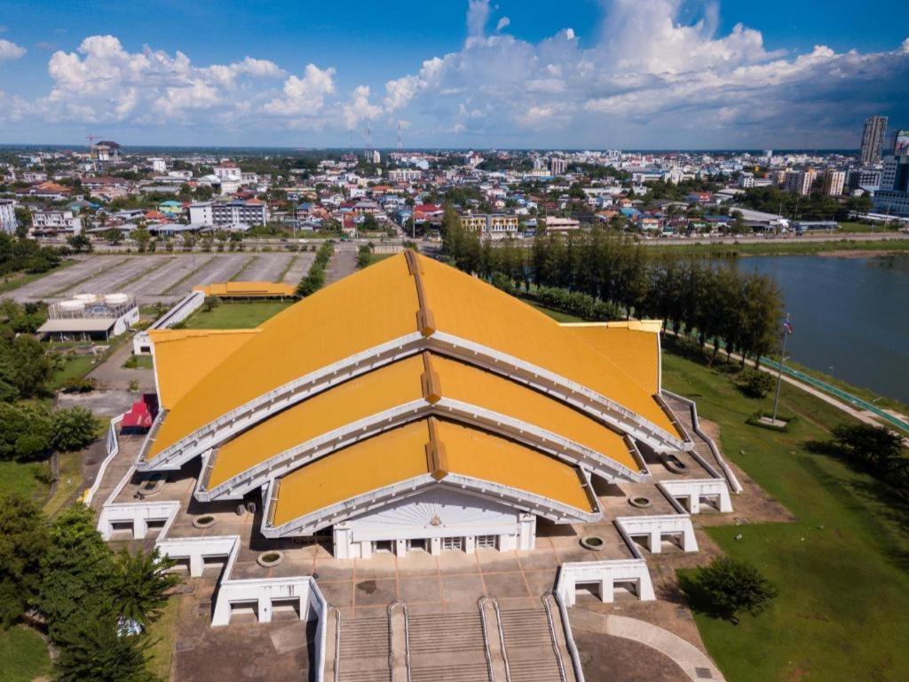 Chada Veranda Hotel Khon Kaen Esterno foto