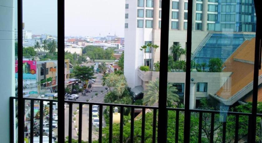 Chada Veranda Hotel Khon Kaen Esterno foto
